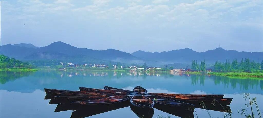 Across China: Which city has the best integration of natural scenery and cultural history?