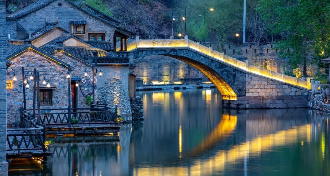 Why Do All Ancient Towns in China Look the Same? So Boring.